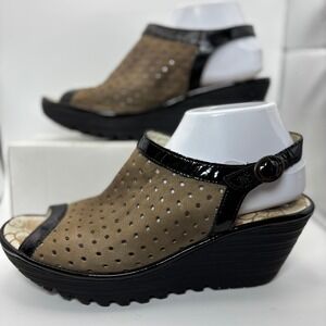 Fly London Women's 40 US 9‎ Wedge Sandals Taupe Leather Black Trim Slingback